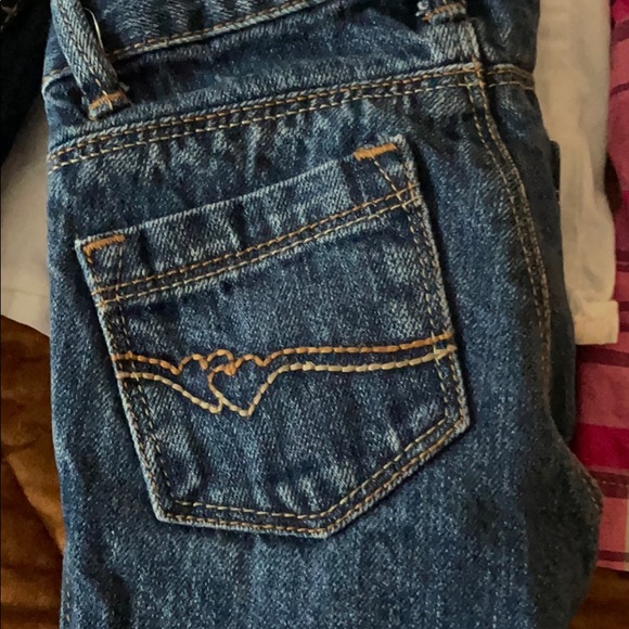 4T bundle.  2 shirts/2 pairs of jeans - Picture 9 of 9